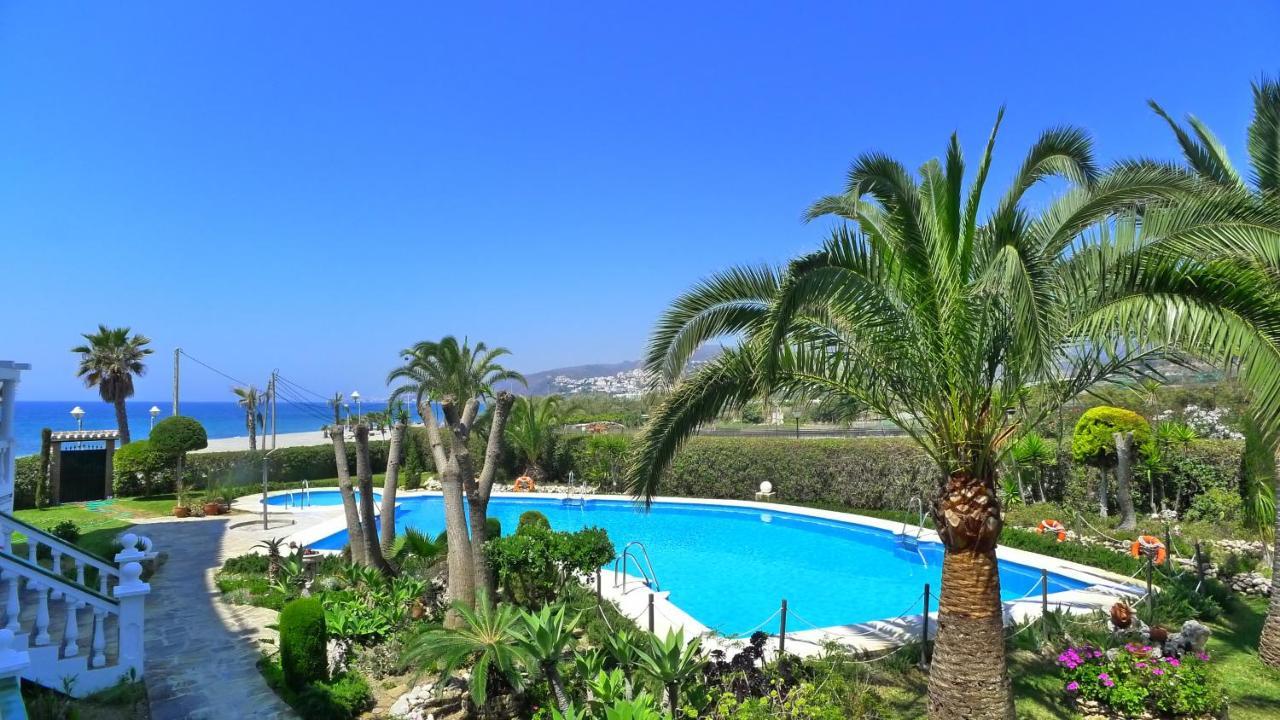 Stella Maris - Sleeps 4 Apartment Nerja Bagian luar foto