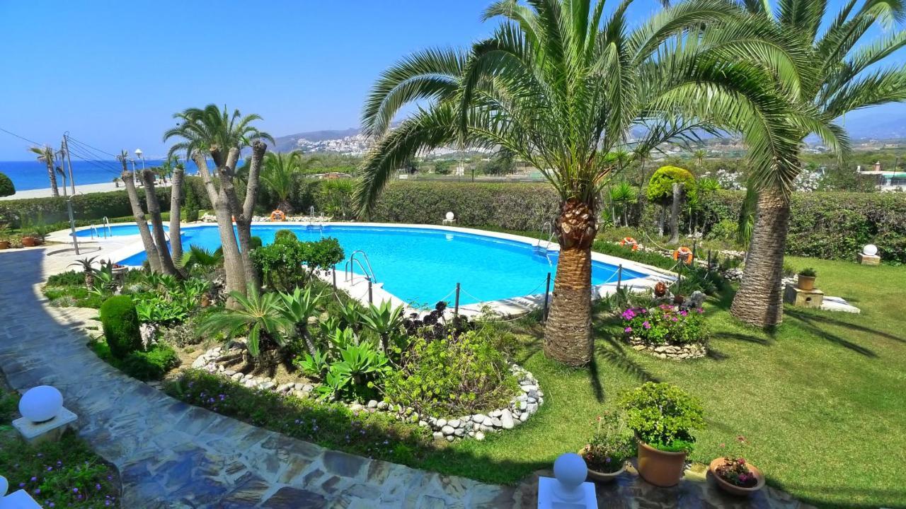 Stella Maris - Sleeps 4 Apartment Nerja Bagian luar foto