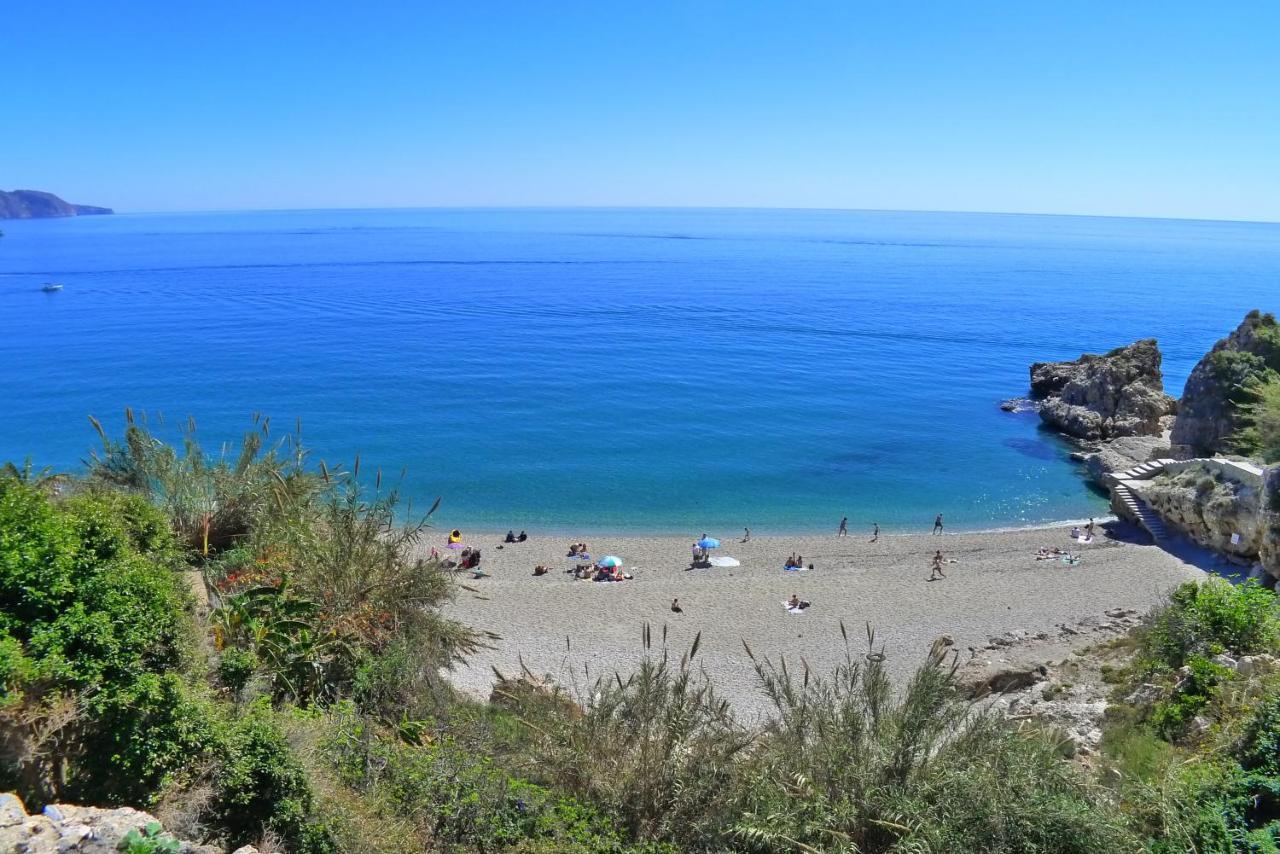 Stella Maris - Sleeps 4 Apartment Nerja Bagian luar foto
