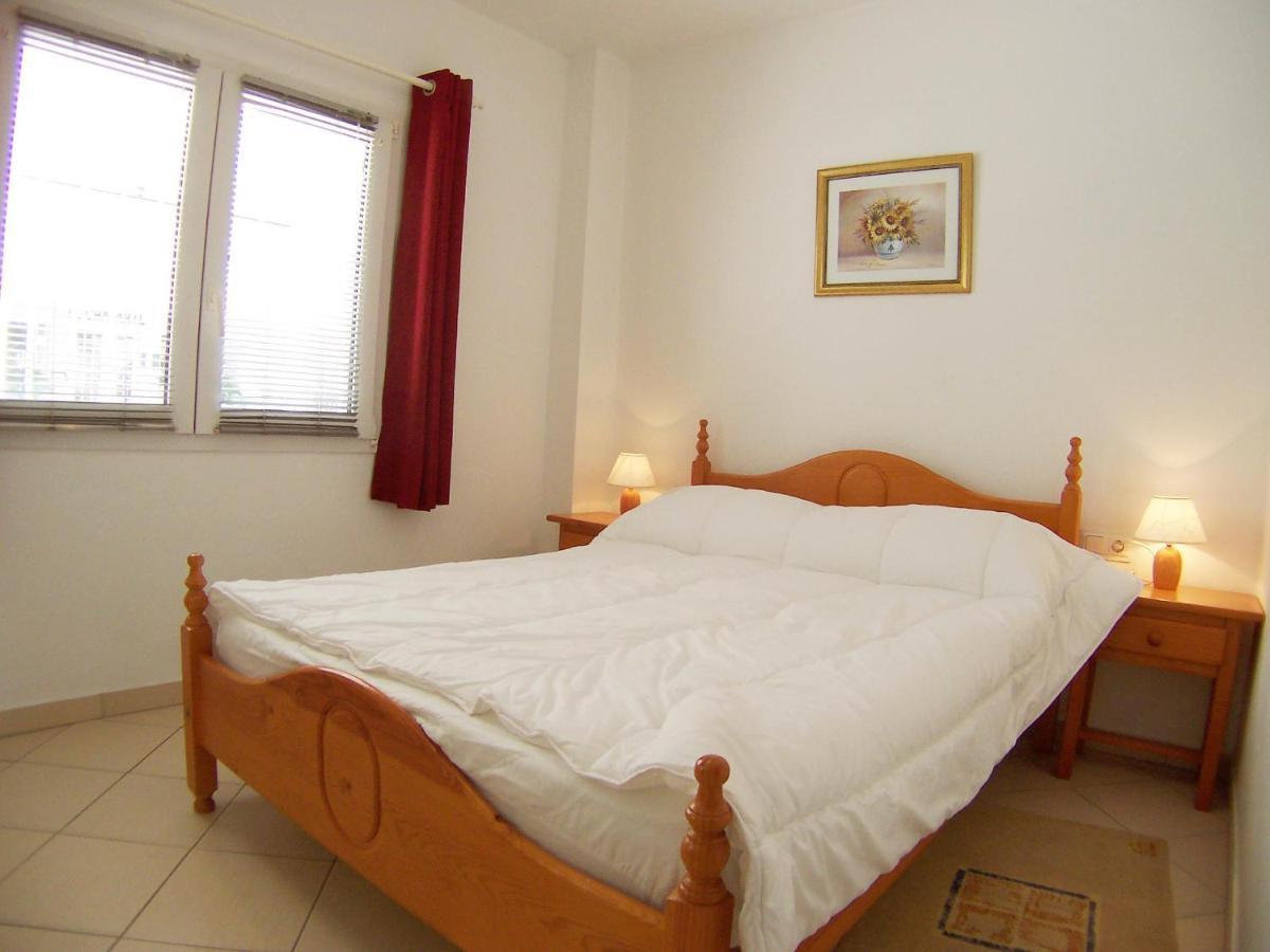 Stella Maris - Sleeps 4 Apartment Nerja Bagian luar foto