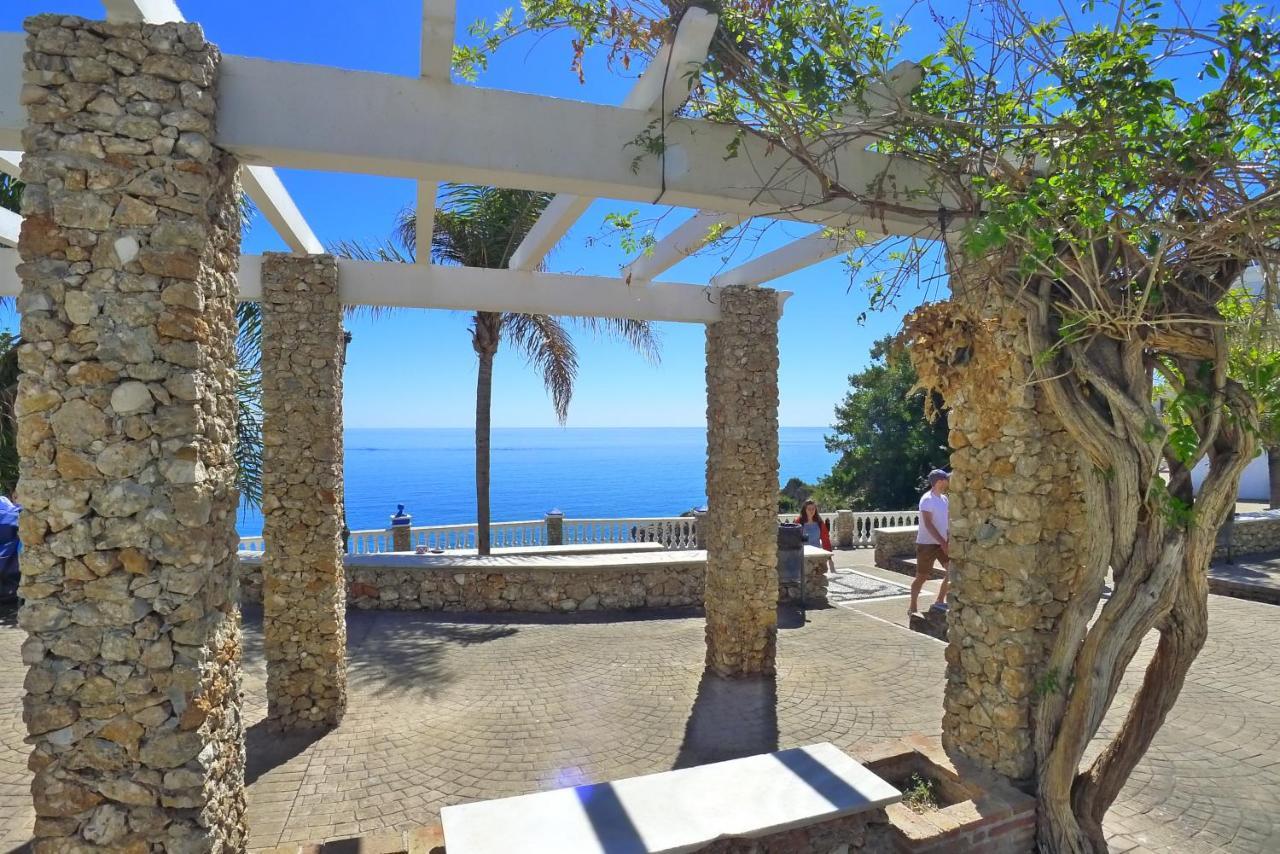 Stella Maris - Sleeps 4 Apartment Nerja Bagian luar foto