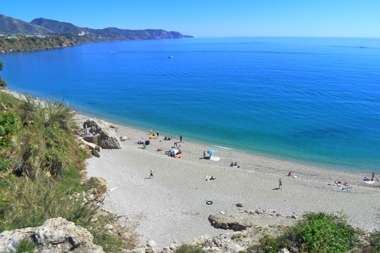 Stella Maris - Sleeps 4 Apartment Nerja Bagian luar foto