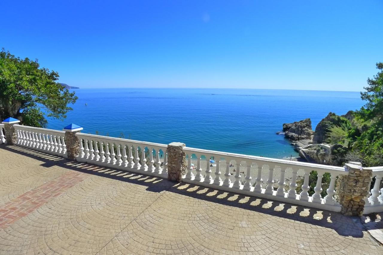 Stella Maris - Sleeps 4 Apartment Nerja Bagian luar foto